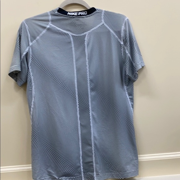 Nike Pro XL fitted workout top - Picture 5 of 7